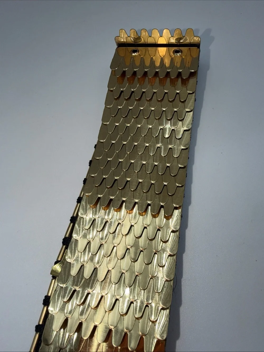 Womens Gold Metal Scale Spandex Layered Vintage Styled Belt Size M-L Stretchy